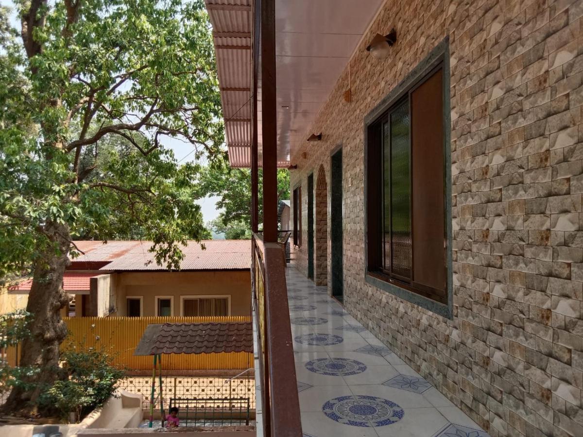 Hotel New Alpha House Matheran Zewnętrze zdjęcie